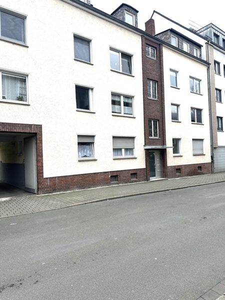 Schöne 3 Zimmer Wohnung mit kleinem Balkon u. Küche in Duisburgs bevorzugter Lage am Springwall
